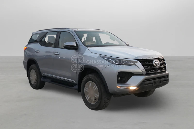 Toyota Fortuner 4x4 - Внедорожник: фото 1 Toyota Fortuner 4x4 - Внедорожник: фото 1