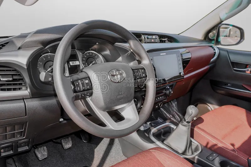 Toyota Hilux 4X4 Double Cabin - Пикап, Грузопассажирский фургон: фото 5 Toyota Hilux 4X4 Double Cabin - Пикап, Грузопассажирский фургон: фото 5