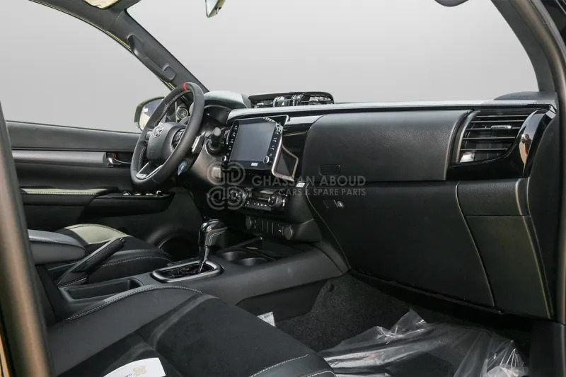 Toyota Hilux 4X4 Double Cabin - Пикап, Грузопассажирский фургон: фото 4 Toyota Hilux 4X4 Double Cabin - Пикап, Грузопассажирский фургон: фото 4