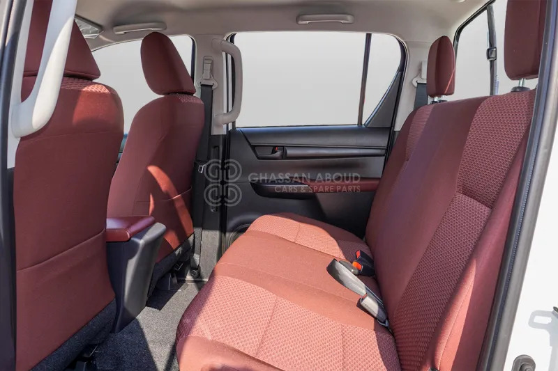 Toyota Hilux 4X4 Double Cabin - Пикап, Грузопассажирский фургон: фото 4 Toyota Hilux 4X4 Double Cabin - Пикап, Грузопассажирский фургон: фото 4