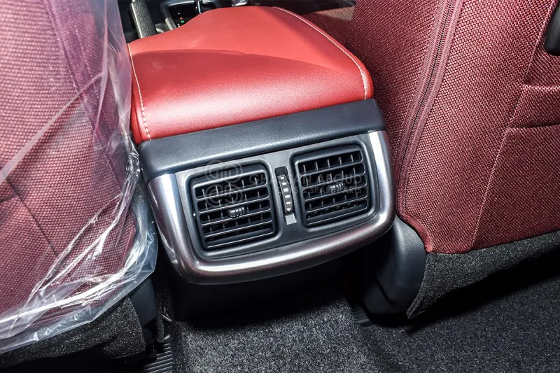 Toyota Hilux 4X4 Double Cabin - Пикап, Грузопассажирский фургон: фото 5 Toyota Hilux 4X4 Double Cabin - Пикап, Грузопассажирский фургон: фото 5