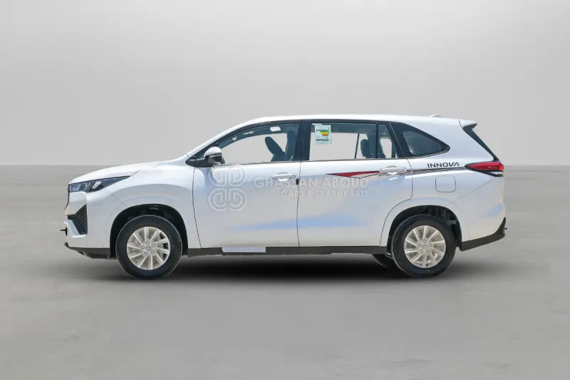 Toyota Innova - Внедорожник: фото 3 Toyota Innova - Внедорожник: фото 3