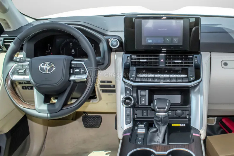 Внедорожник Toyota Land Cruiser 300: фото 6 Внедорожник Toyota Land Cruiser 300: фото 6