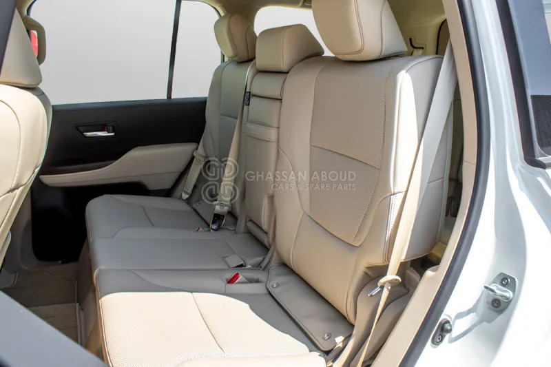 Внедорожник Toyota Land Cruiser 300: фото 9 Внедорожник Toyota Land Cruiser 300: фото 9