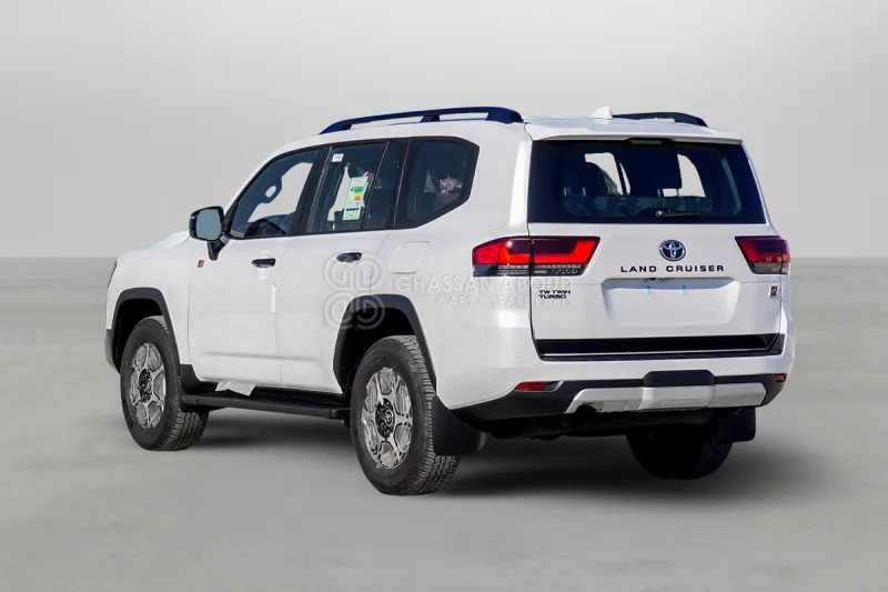 Toyota Land Cruiser 300 - Внедорожник: фото 4 Toyota Land Cruiser 300 - Внедорожник: фото 4