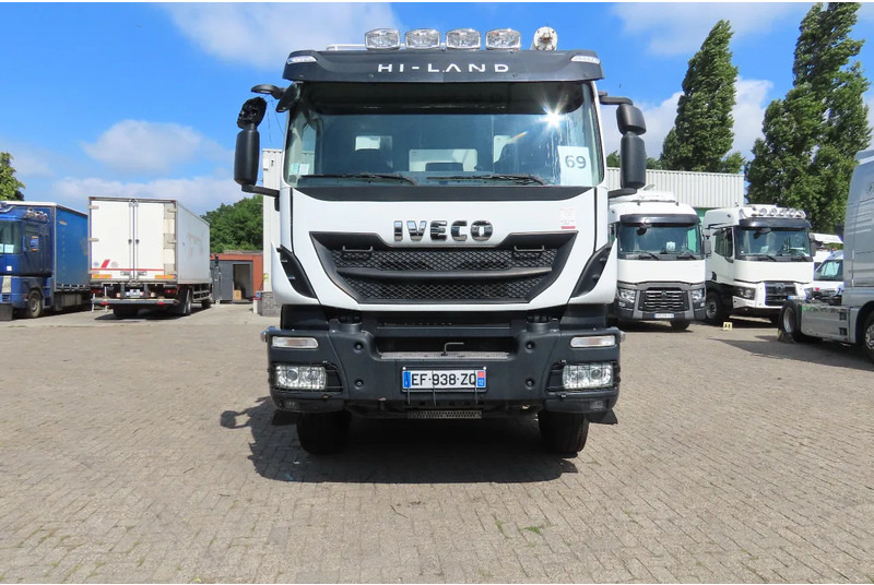Iveco Eurotrakker 410 8x4. Light damages, 100% all working. 100% drivable - Грузовик-цистерна: фото 2 Iveco Eurotrakker 410 8x4. Light damages, 100% all working. 100% drivable - Грузовик-цистерна: фото 2