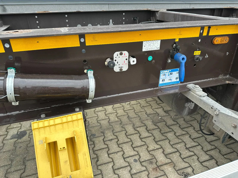 Полуприцеп-контейнеровоз/ Сменный кузов Burg 20FT / 20FT SWAP ADR (EX/II, EX/III, FL, AT), empty weight: 3.690kg, SAF INTRADISC, 2x liftaxle, ALCOA, NL-Chassis: фото 11 Полуприцеп-контейнеровоз/ Сменный кузов Burg 20FT / 20FT SWAP ADR (EX/II, EX/III, FL, AT), empty weight: 3.690kg, SAF INTRADISC, 2x liftaxle, ALCOA, NL-Chassis: фото 11