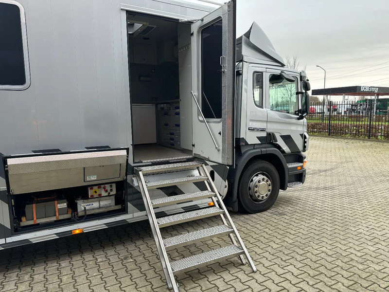 Scania P230 TOP: multifunct. ruimte met airco (camper?), 22kVA generator, hydr. steunpoten, beloopbaar dak, keuken, APK 10-2026 - Грузовик: фото 4 Scania P230 TOP: multifunct. ruimte met airco (camper?), 22kVA generator, hydr. steunpoten, beloopbaar dak, keuken, APK 10-2026 - Грузовик: фото 4