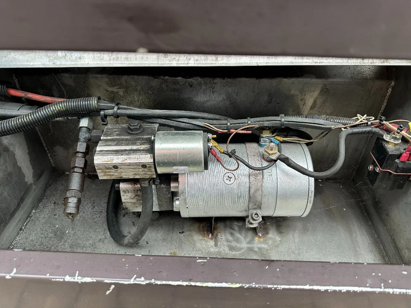 Полуприцеп-контейнеровоз/ Сменный кузов Van Hool 20FT Tipping-chassis, ADR (EX/II, EX/III, FL, AT), SAF, 2 liftaxles: фото 9