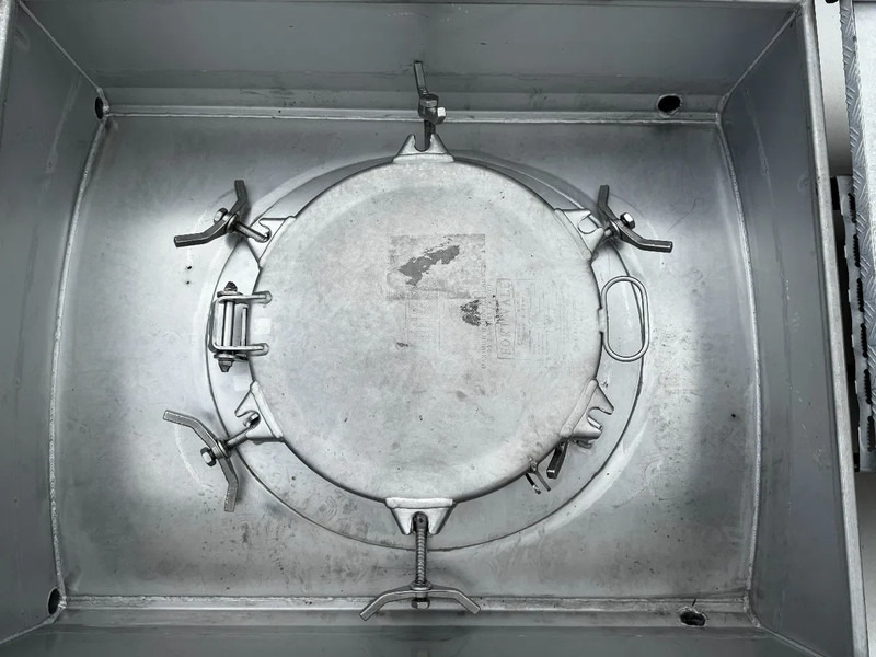 Полуприцеп-цистерна для транспортировки пищевых продуктов Van Hool FOOD / RVS chassis / empty weight 5.860kg / 29.500L / 1-COMP / 1 -BAFFLE / DISC / NL / APK: фото 11 Полуприцеп-цистерна для транспортировки пищевых продуктов Van Hool FOOD / RVS chassis / empty weight 5.860kg / 29.500L / 1-COMP / 1 -BAFFLE / DISC / NL / APK: фото 11