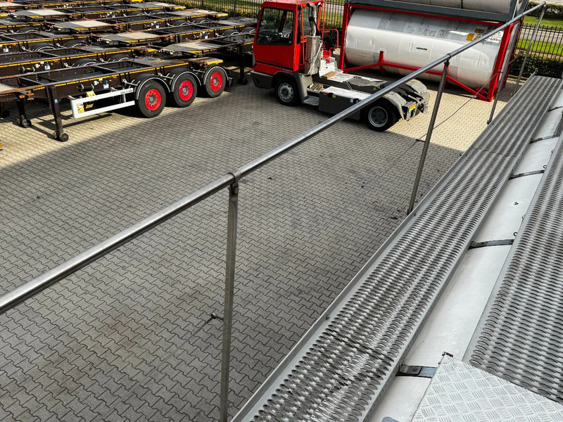 Полуприцеп-цистерна для транспортировки пищевых продуктов Van Hool FOOD / RVS chassis / empty weight 5.860kg / 29.500L / 1-COMP / 1 -BAFFLE / DISC / NL / APK: фото 12 Полуприцеп-цистерна для транспортировки пищевых продуктов Van Hool FOOD / RVS chassis / empty weight 5.860kg / 29.500L / 1-COMP / 1 -BAFFLE / DISC / NL / APK: фото 12