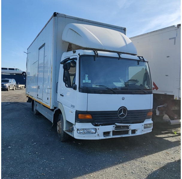 Mercedes-Benz 818 - Грузовик с закрытым кузовом: фото 2 Mercedes-Benz 818 - Грузовик с закрытым кузовом: фото 2