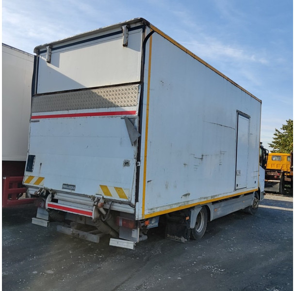 Mercedes-Benz 818 - Грузовик с закрытым кузовом: фото 3 Mercedes-Benz 818 - Грузовик с закрытым кузовом: фото 3