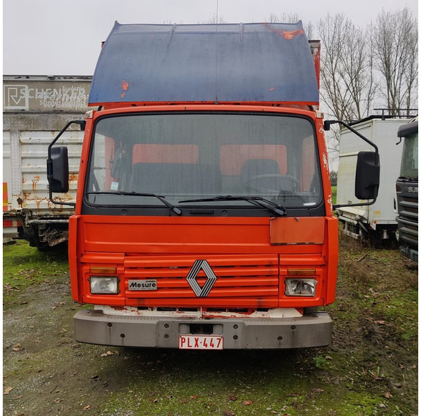 Renault S-110-midliner - Грузовик для перевозки животных: фото 2 Renault S-110-midliner - Грузовик для перевозки животных: фото 2