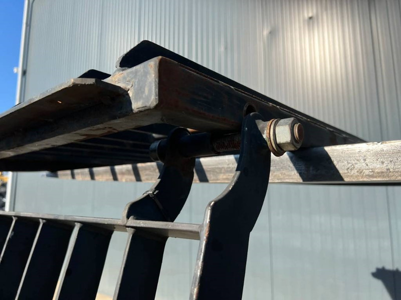 Cat 313D / M315D / 320D / 325D / 330D / 345C / 365C / - Кабина и интерьер для Строительной техники: фото 3 Cat 313D / M315D / 320D / 325D / 330D / 345C / 365C / - Кабина и интерьер для Строительной техники: фото 3