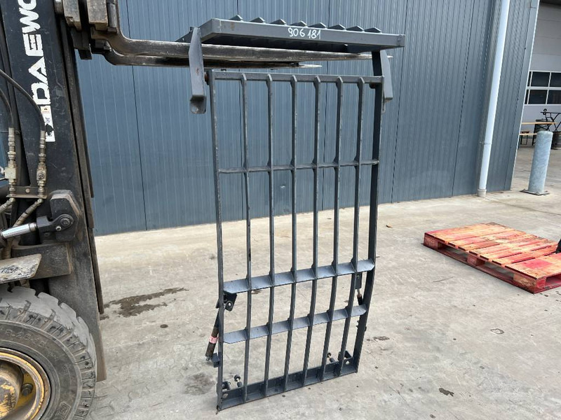 Doosan DX180 / DX225 - Кабина и интерьер для Строительной техники: фото 1 Doosan DX180 / DX225 - Кабина и интерьер для Строительной техники: фото 1