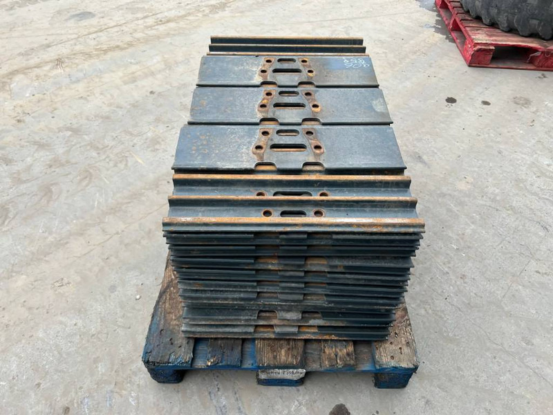 Hyundai R210 / R215 / R220 Shoes 3 Grouser 600mm - Рама/ Шасси для Строительной техники: фото 4 Hyundai R210 / R215 / R220 Shoes 3 Grouser 600mm - Рама/ Шасси для Строительной техники: фото 4