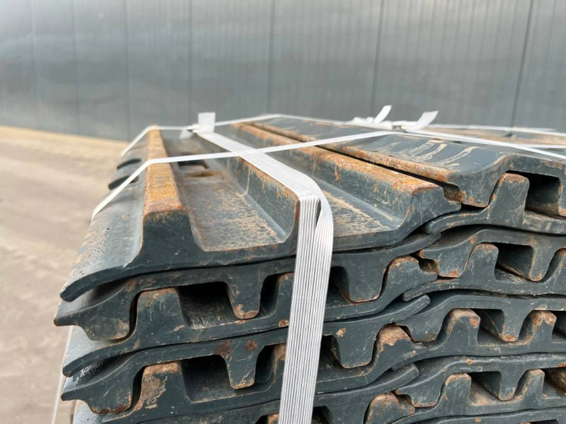 Hyundai R210 / R215 / R220 Shoes - Рама/ Шасси для Строительной техники: фото 3 Hyundai R210 / R215 / R220 Shoes - Рама/ Шасси для Строительной техники: фото 3