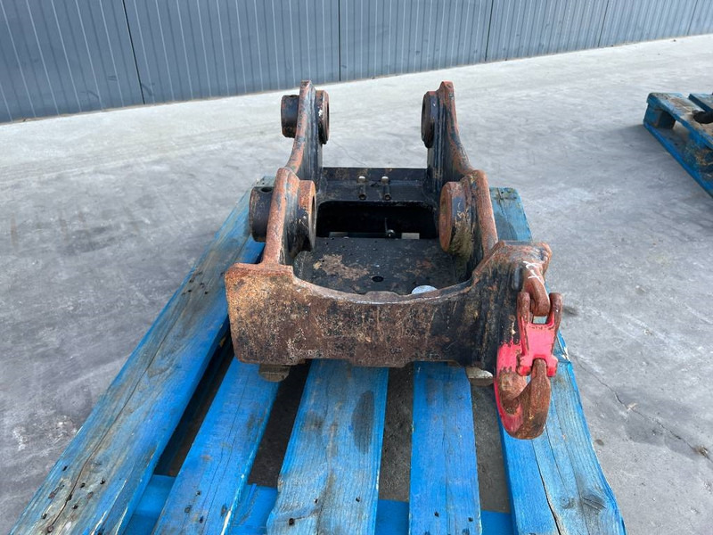 OilQuick OQ65 - 311F / 313F / 315F - Сцепное устройство для Строительной техники: фото 2 OilQuick OQ65 - 311F / 313F / 315F - Сцепное устройство для Строительной техники: фото 2