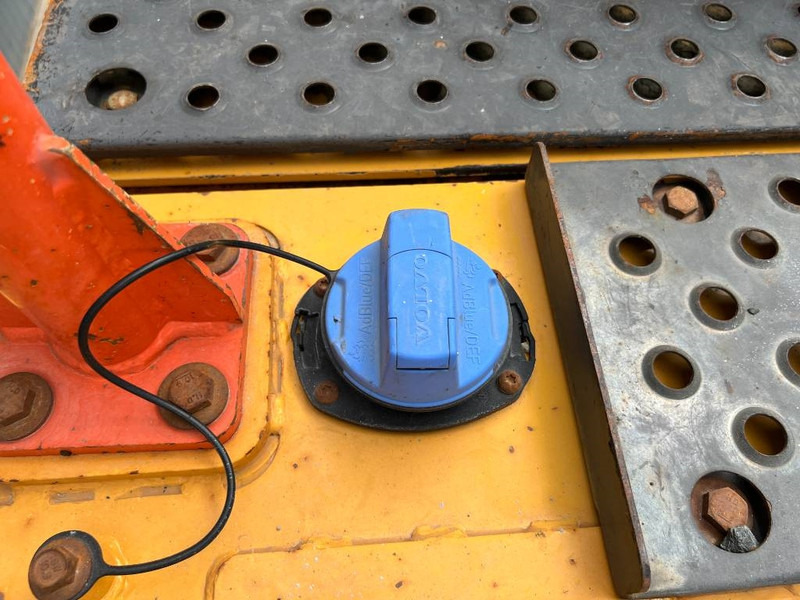 Гусеничный экскаватор Volvo EC750E L: фото 17