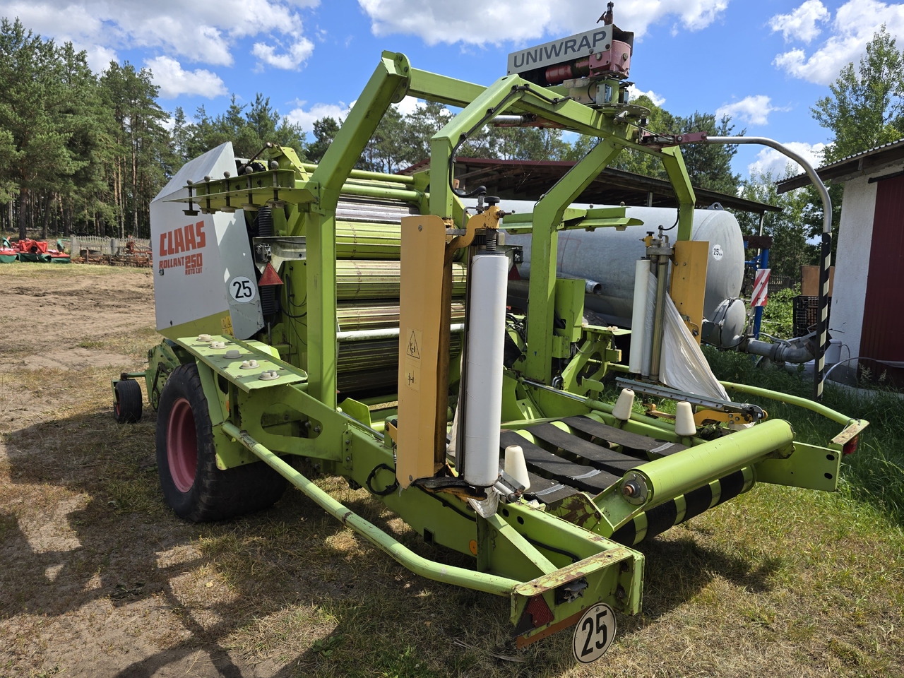 CLAAS ROLLANT 250 Roto Cut - Пресс-подборщик рулонный: фото 3 CLAAS ROLLANT 250 Roto Cut - Пресс-подборщик рулонный: фото 3