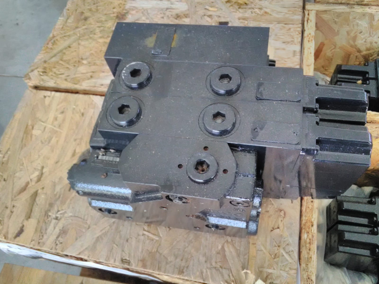 CNH 47433959 - Клапан для Сельскохозяйственной техники: фото 4 CNH 47433959 - Клапан для Сельскохозяйственной техники: фото 4