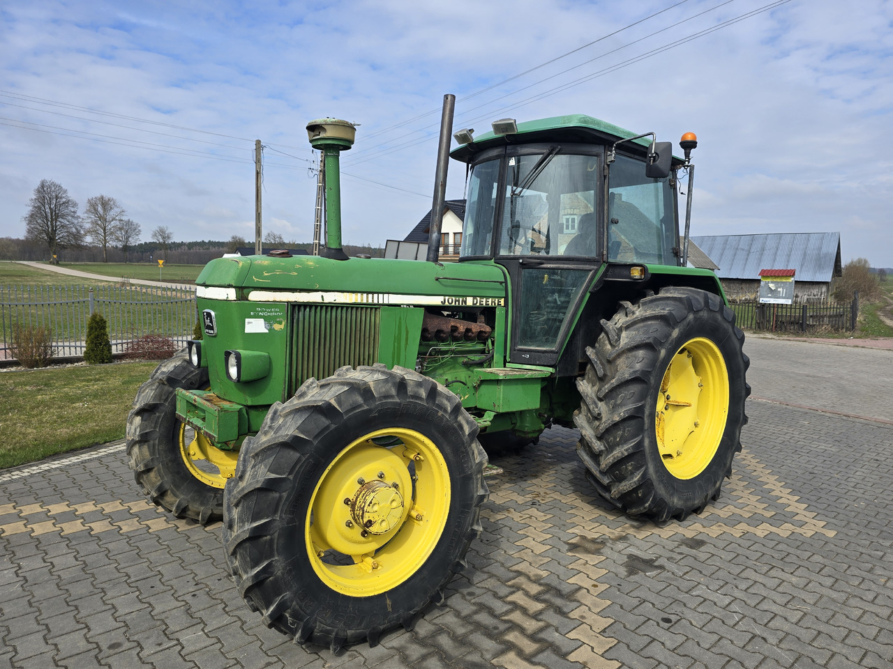 JOHN DEERE 3140 - Трактор: фото 1 JOHN DEERE 3140 - Трактор: фото 1
