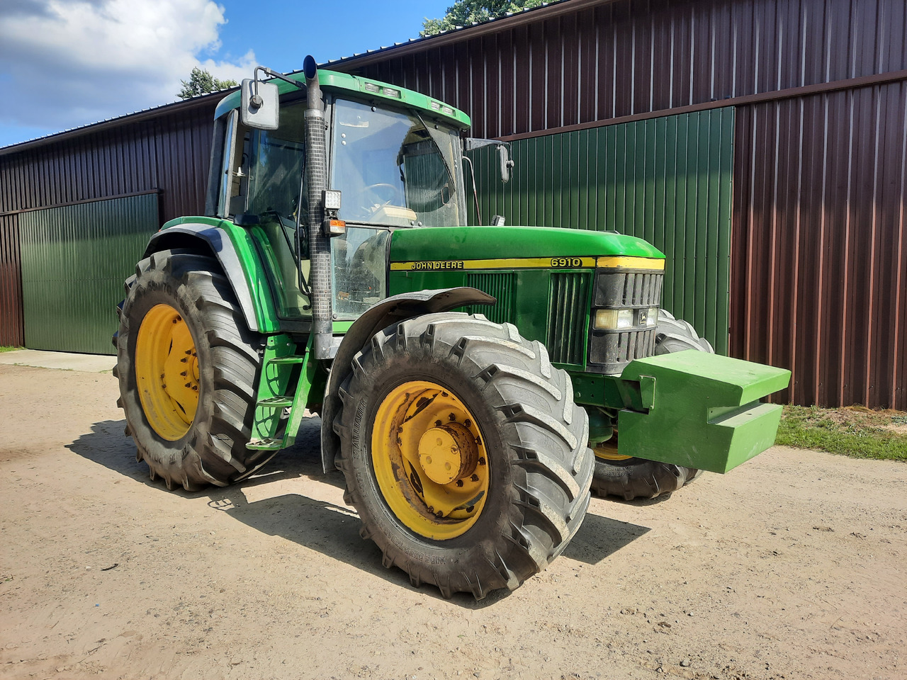 JOHN DEERE 6910 - Трактор: фото 4 JOHN DEERE 6910 - Трактор: фото 4