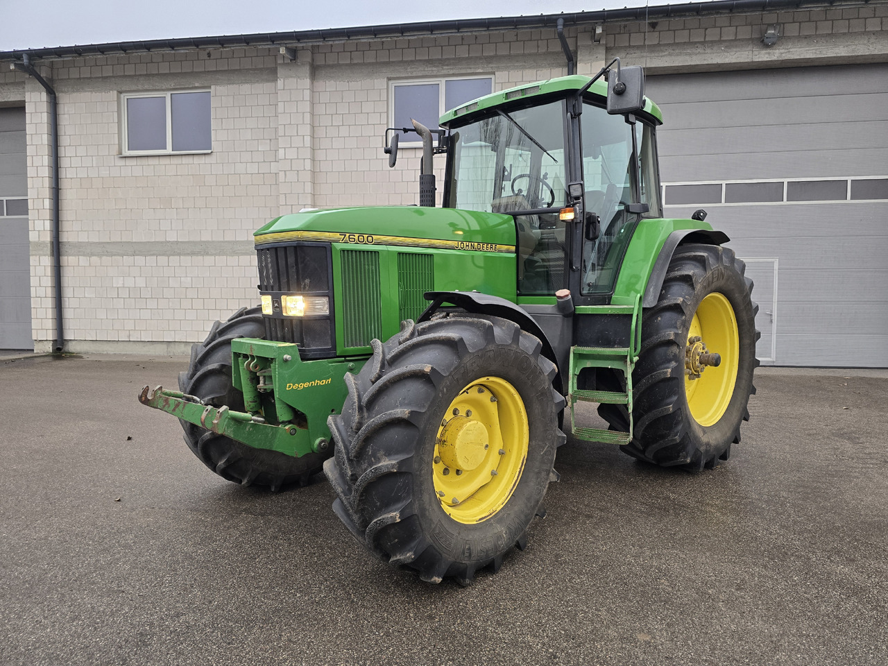 JOHN DEERE 7600 - Трактор: фото 4 JOHN DEERE 7600 - Трактор: фото 4