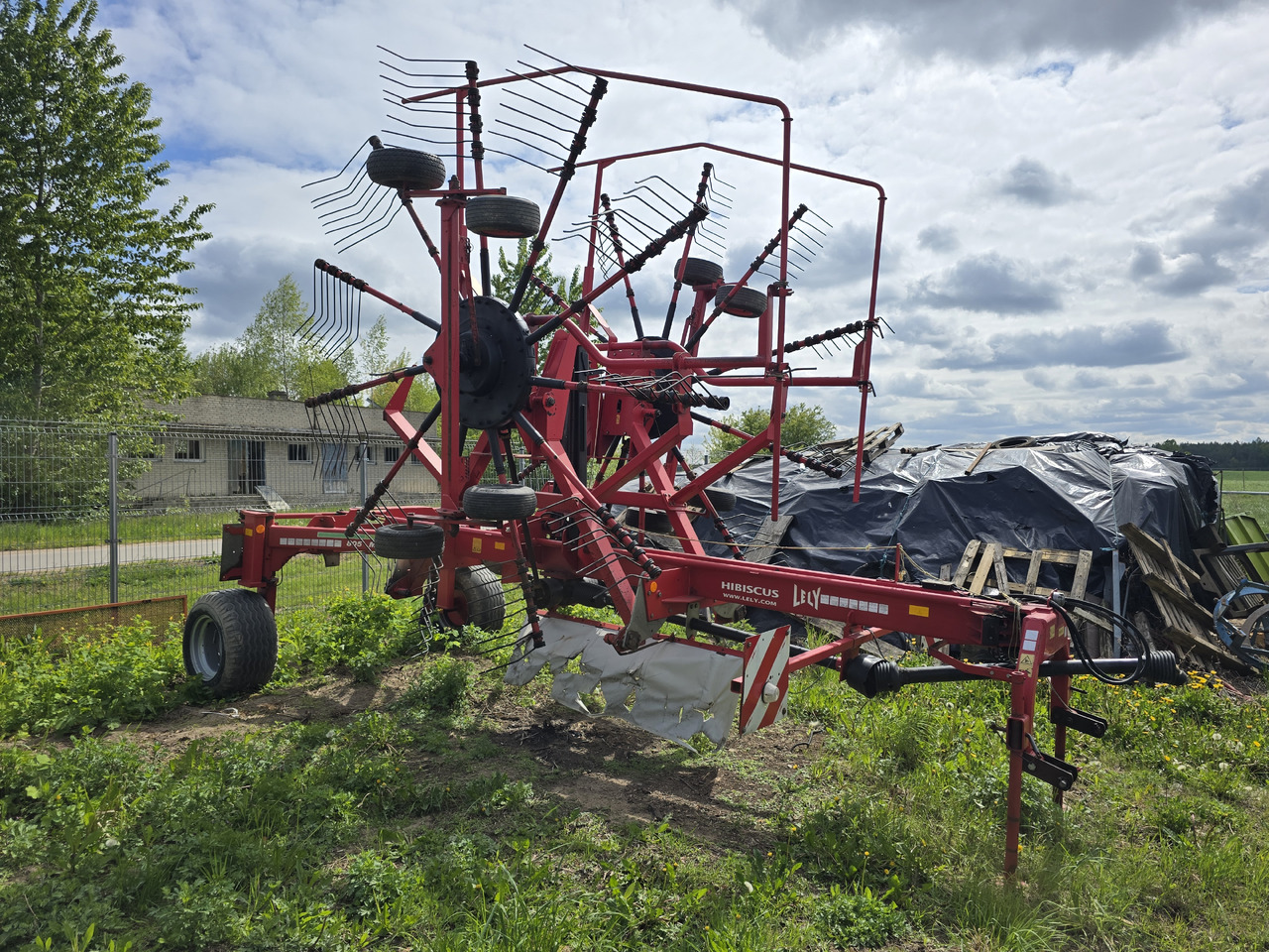 LELY HIBISCUS 805 Master - Сеноворошилка: фото 1 LELY HIBISCUS 805 Master - Сеноворошилка: фото 1