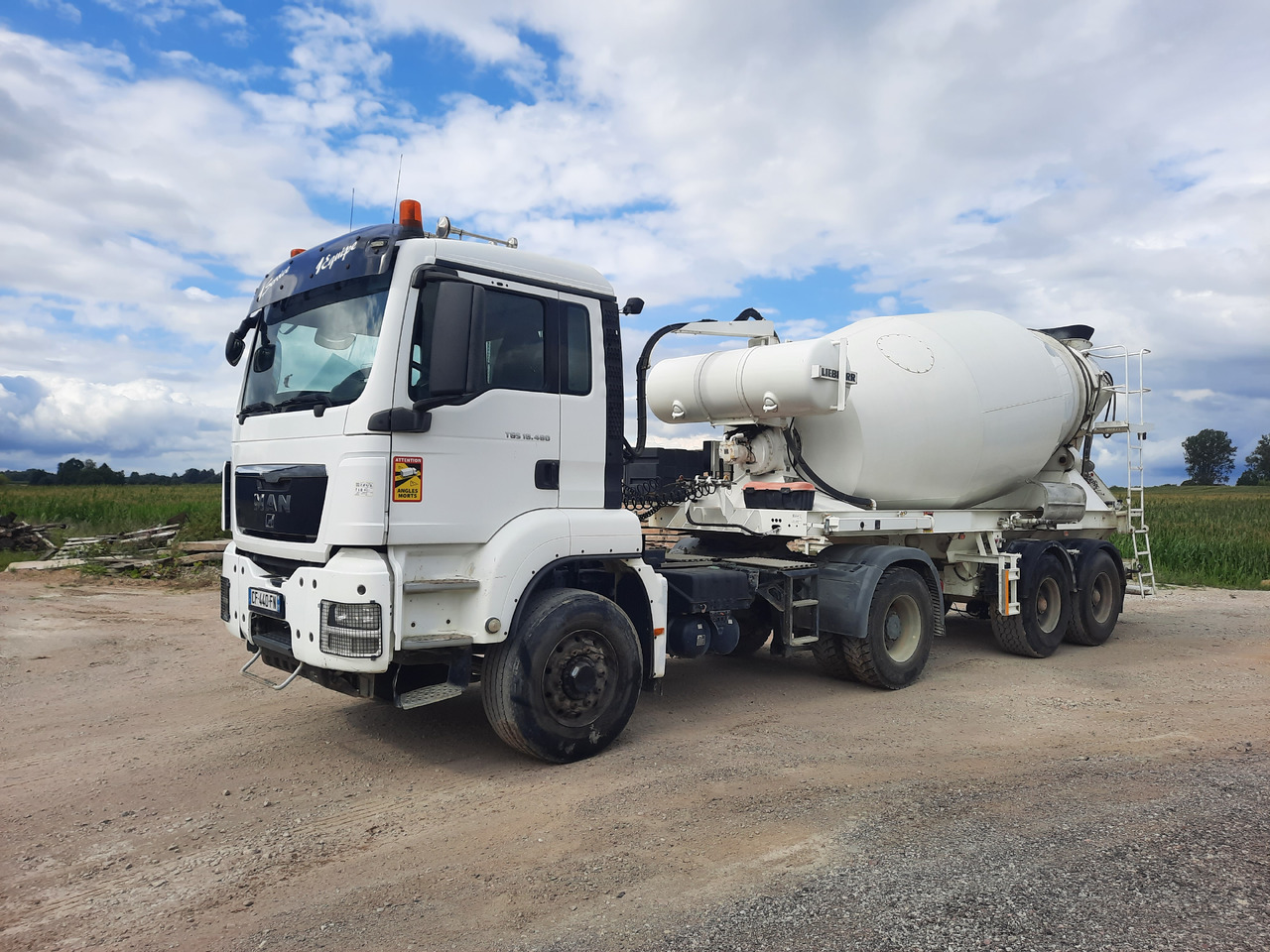 LIEBHERR 10 m3 - Полуприцеп бетоносмеситель: фото 2 LIEBHERR 10 m3 - Полуприцеп бетоносмеситель: фото 2