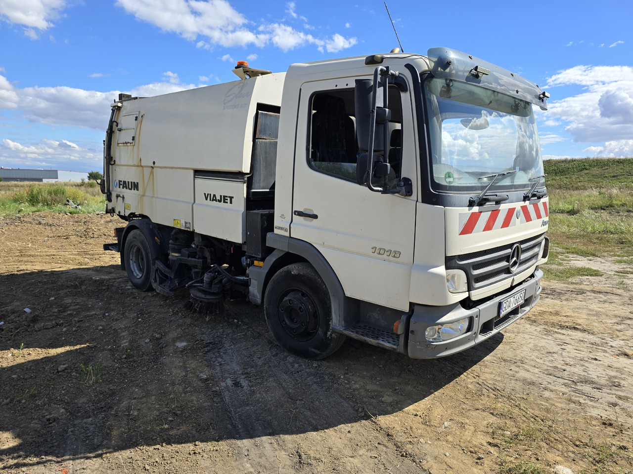 MERCEDES-BENZ Atego - Подметально-уборочная машина: фото 1 MERCEDES-BENZ Atego - Подметально-уборочная машина: фото 1
