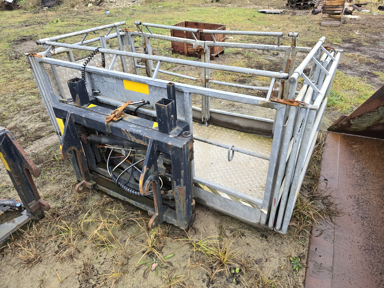 NEW HOLLAND LM 1745 Turbo - Колёсный погрузчик: фото 4 NEW HOLLAND LM 1745 Turbo - Колёсный погрузчик: фото 4