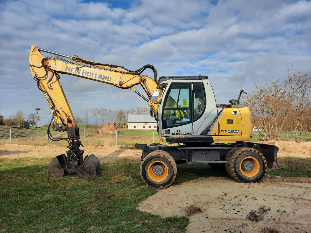 NEW HOLLAND WE150C - Колёсный экскаватор: фото 3 NEW HOLLAND WE150C - Колёсный экскаватор: фото 3