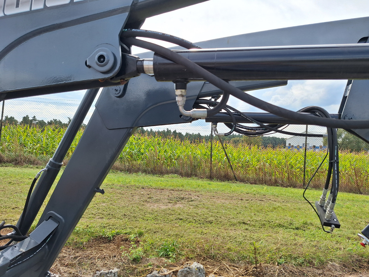 Quicke Q55 - Фронтальный погрузчик для трактора: фото 4 Quicke Q55 - Фронтальный погрузчик для трактора: фото 4