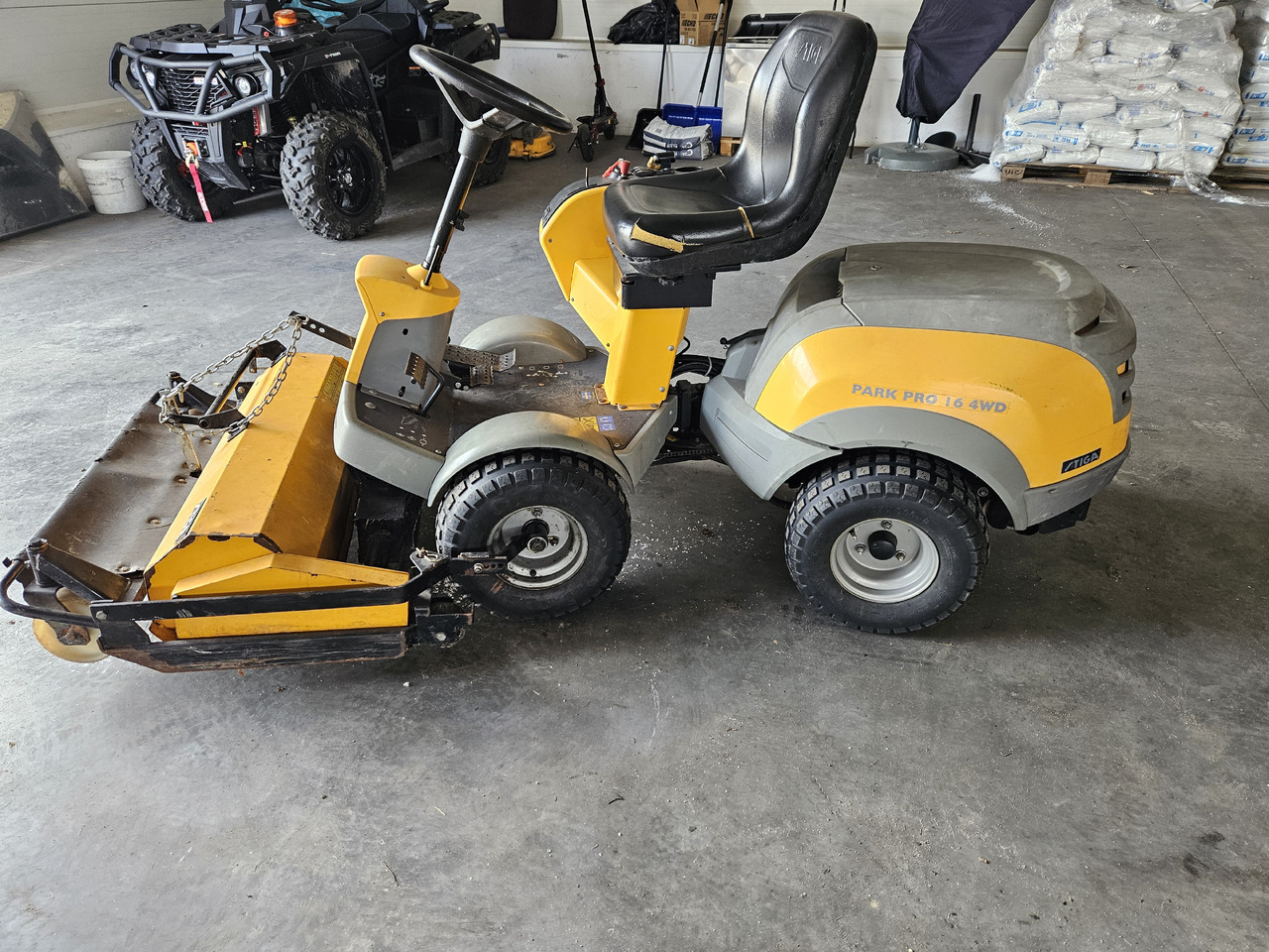 Stiga Park Pro 16 4WD - Газонокосилка: фото 1 Stiga Park Pro 16 4WD - Газонокосилка: фото 1