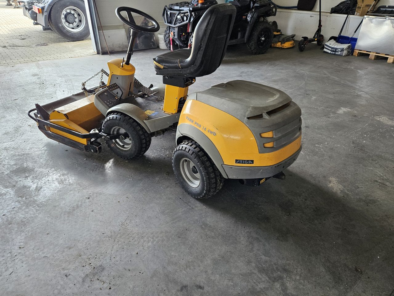 Stiga Park Pro 16 4WD - Газонокосилка: фото 2 Stiga Park Pro 16 4WD - Газонокосилка: фото 2
