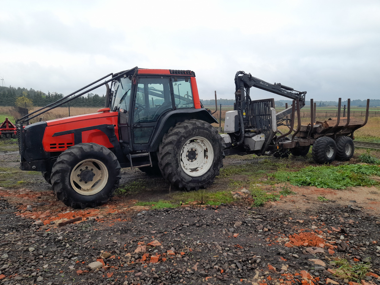 Valtra / Fao Far 6250 / 4768 - Лесной трактор, Лесной прицеп: фото 1 Valtra / Fao Far 6250 / 4768 - Лесной трактор, Лесной прицеп: фото 1