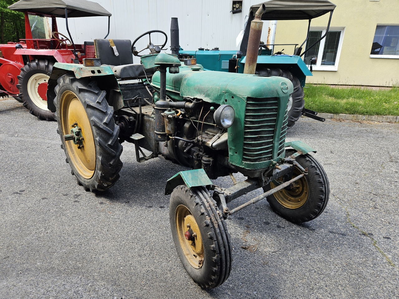 Zetor 25 - Трактор: фото 1 Zetor 25 - Трактор: фото 1