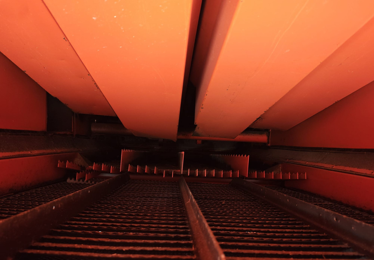 Deutz-fahr M 1080 - Зерноуборочный комбайн: фото 4 Deutz-fahr M 1080 - Зерноуборочный комбайн: фото 4