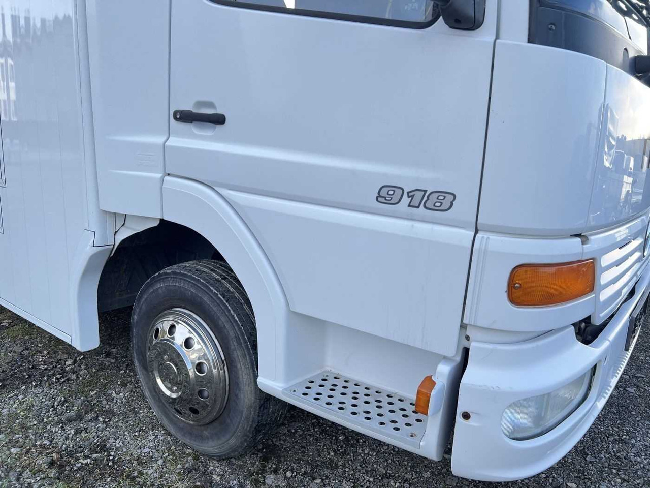 MERCEDES-BENZ Atego 918 LKW - Коневоз: фото 5 MERCEDES-BENZ Atego 918 LKW - Коневоз: фото 5