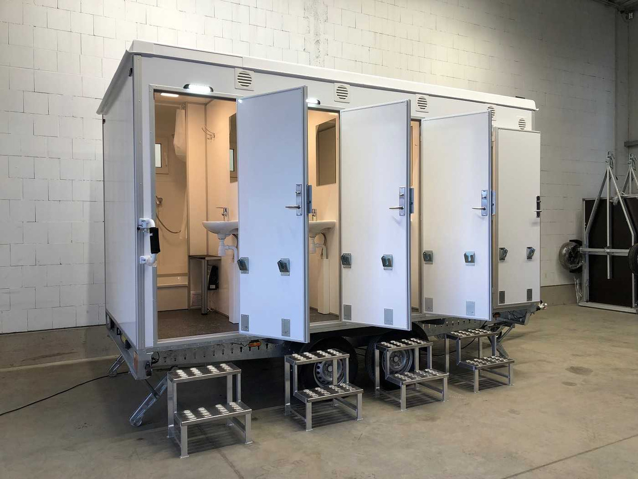Новый Жилой контейнер, Прицеп ROSEMEIER EW TA-NO Duschwagen mit 4 Duschen Toilettenanhänger: фото 19