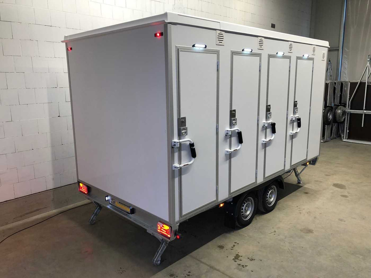 Новый Жилой контейнер, Прицеп ROSEMEIER EW TA-NO Duschwagen mit 4 Duschen Toilettenanhänger: фото 12