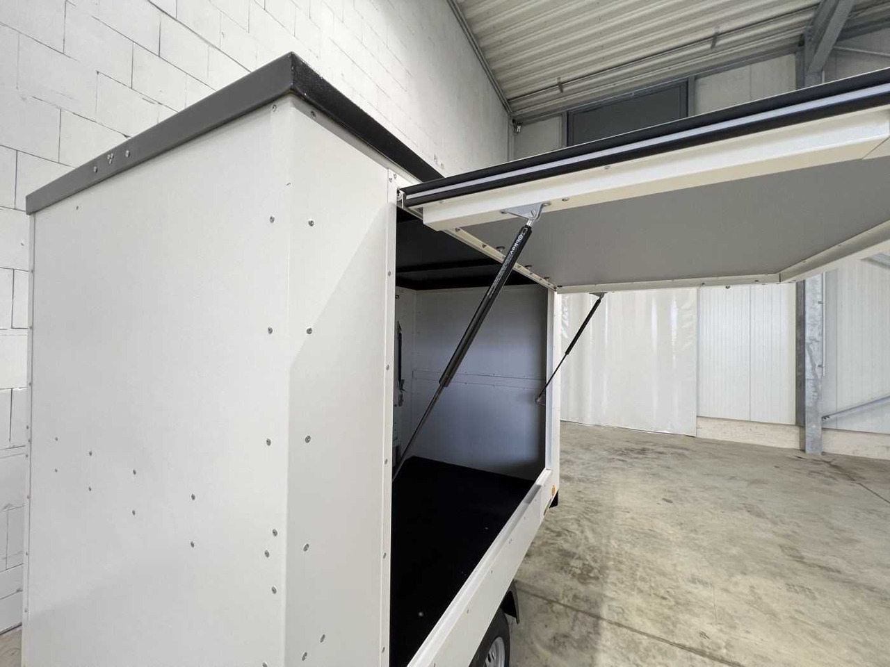 TPV HL-KT-EU2 mit 2 Aufstellklappe Verkaufsanhänger - Торговый прицеп: фото 5 TPV HL-KT-EU2 mit 2 Aufstellklappe Verkaufsanhänger - Торговый прицеп: фото 5