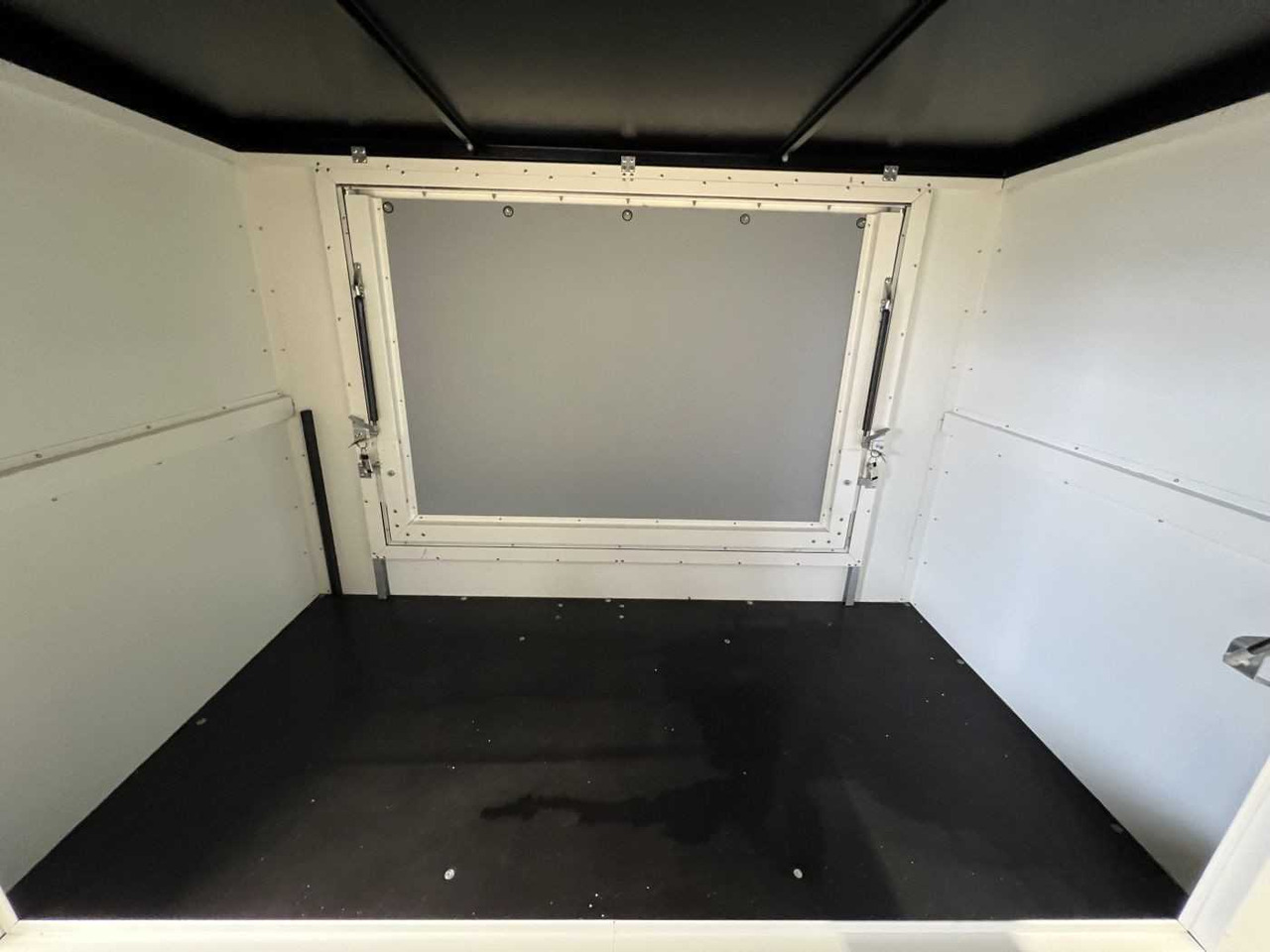 TPV HL-KT-EU2 mit 2 Aufstellklappe Verkaufsanhänger - Торговый прицеп: фото 4 TPV HL-KT-EU2 mit 2 Aufstellklappe Verkaufsanhänger - Торговый прицеп: фото 4