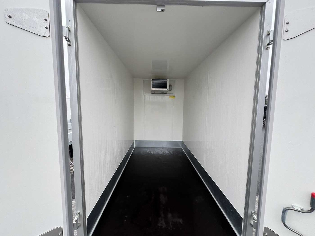 UNSINN UKT 6C 2513-13-14 Kühlanhänger - Прицеп-рефрижератор: фото 3 UNSINN UKT 6C 2513-13-14 Kühlanhänger - Прицеп-рефрижератор: фото 3