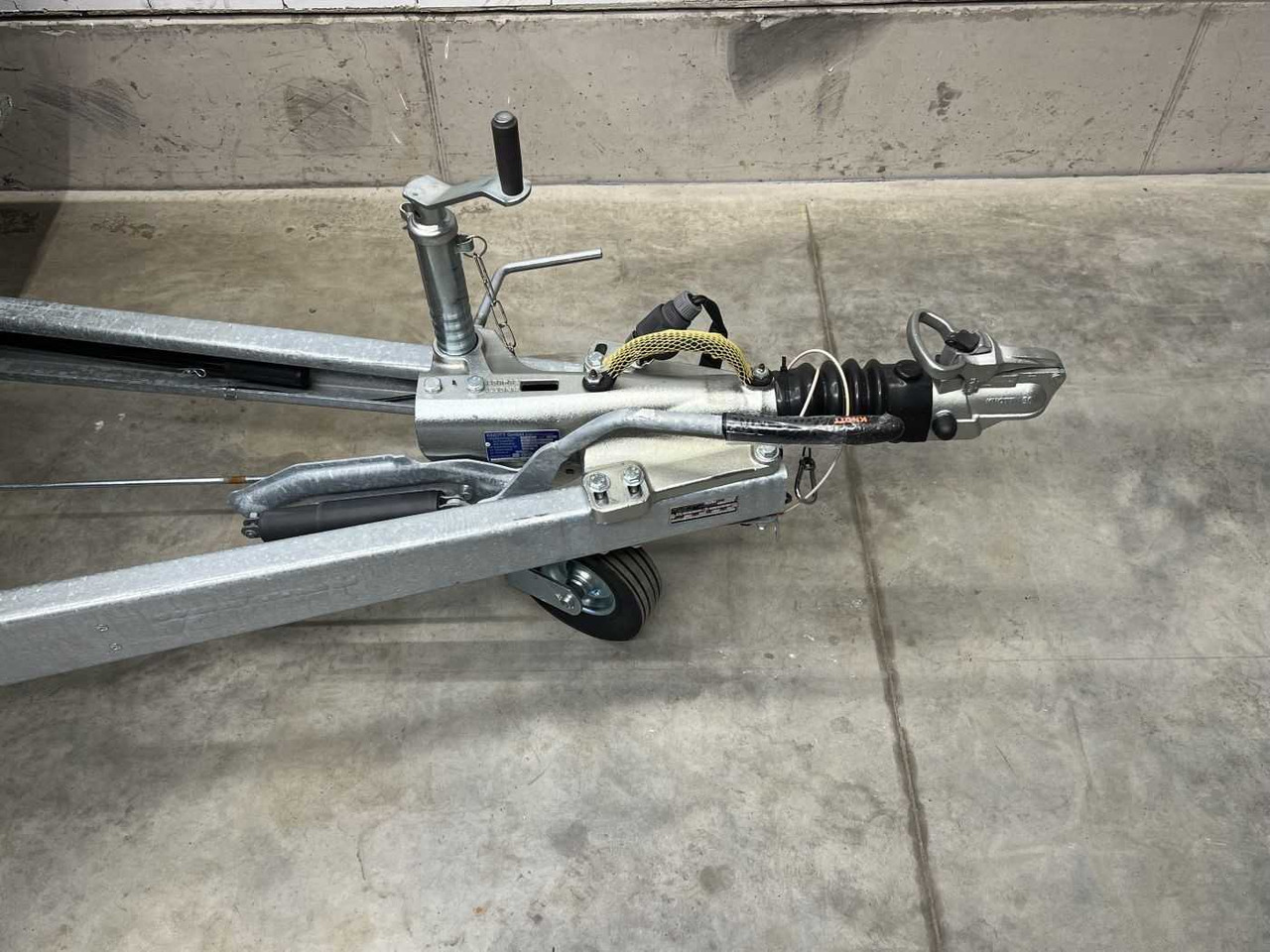 VARIANT 3517TB30 Dreiseitenkipper - Самосвальный прицеп: фото 5 VARIANT 3517TB30 Dreiseitenkipper - Самосвальный прицеп: фото 5