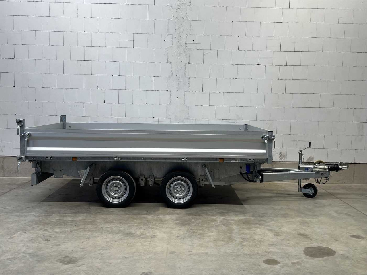 VARIANT 3517TB30 Dreiseitenkipper - Самосвальный прицеп: фото 2 VARIANT 3517TB30 Dreiseitenkipper - Самосвальный прицеп: фото 2