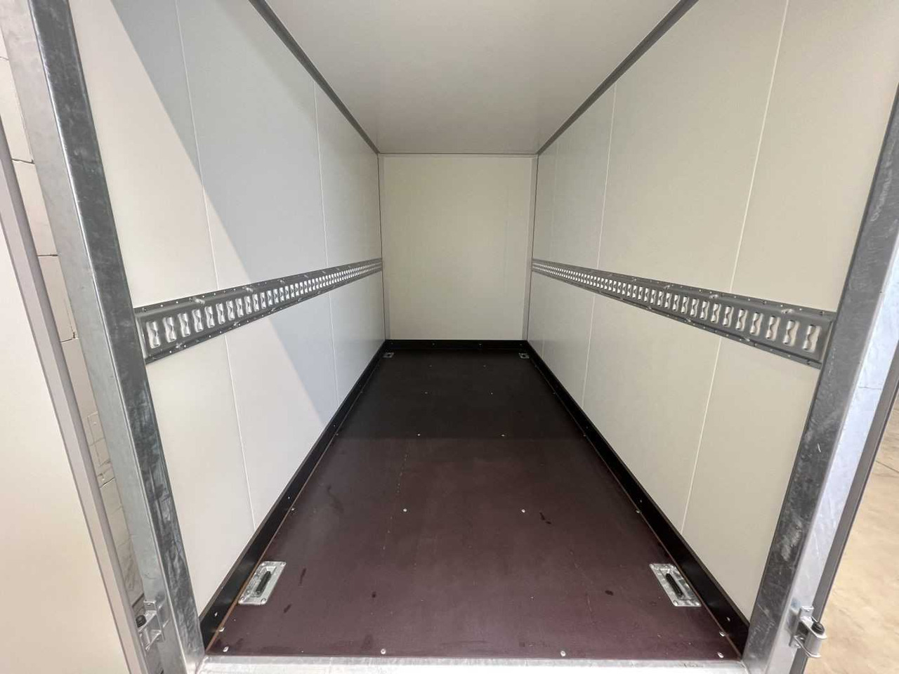 Новый Прицеп-фургон VEZEKO TK B 15.30 Kofferanhänger: фото 9