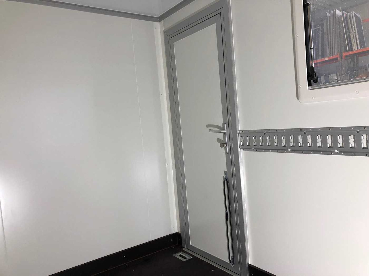 Новый Прицеп-фургон VEZEKO TK B 15.30 Rampe, Tür, Fenster Kofferanhänger: фото 7